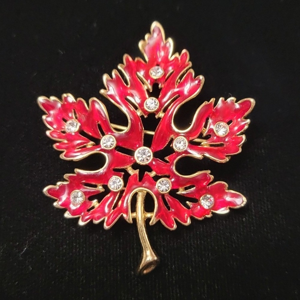 Vintage Unsigned Maple Leaf Tree Red Enamel Rhinestone Gold Tone 1.5"‎ Brooch